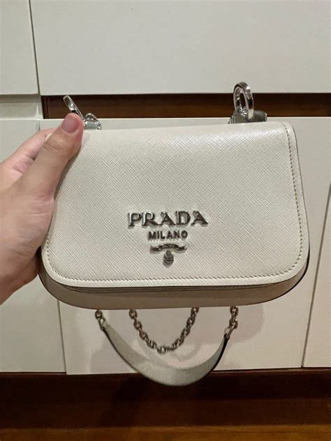 prada pattina in pelle saffiano|Prada.